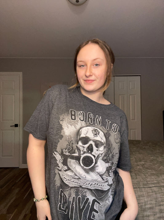 Born To Dive Graphic Tee | From the Rack | Grace Thrifts