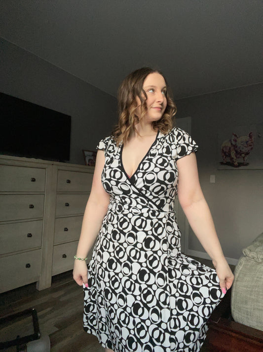B&W Geometric Wrap Dress | From the Rack | Grace Thrifts