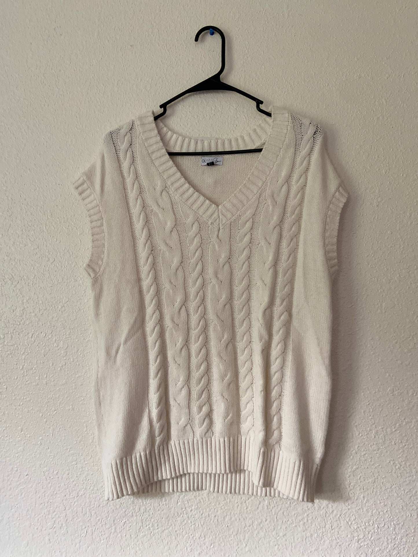 White Cable knit sweater vest | From the Rack | Grace Thrifts | Curated Secondhand Styles | Located in Wasilla, AK