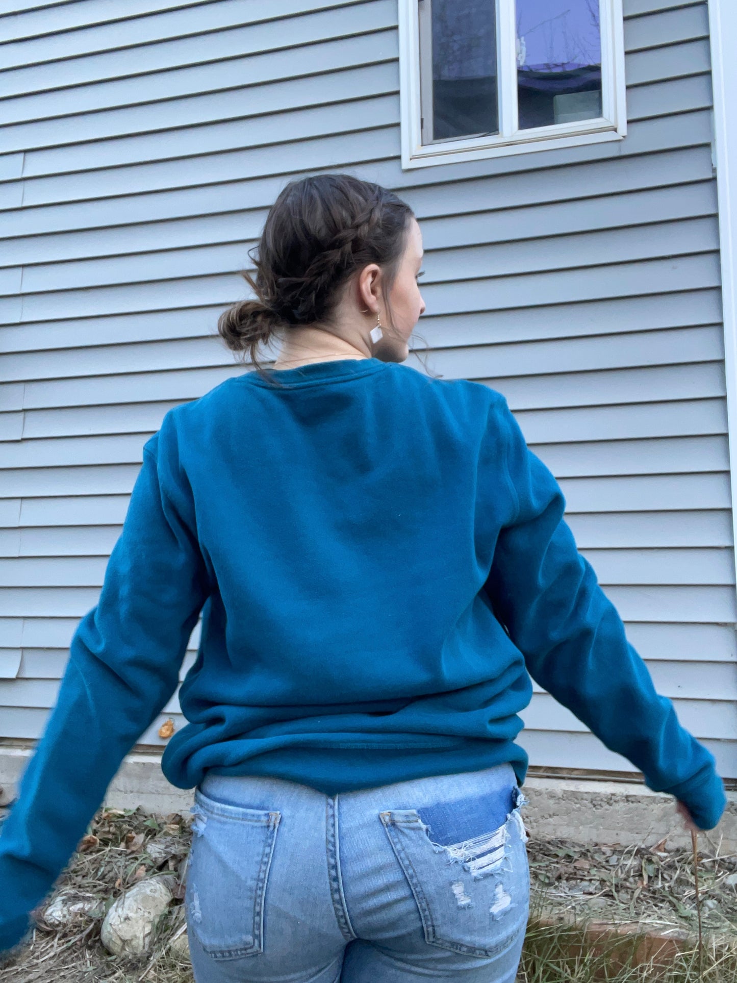 Basic Long Sleeve Crewneck | From the Rack | Grace Thrifts | Curated Secondhand Styles | Wasilla, AK