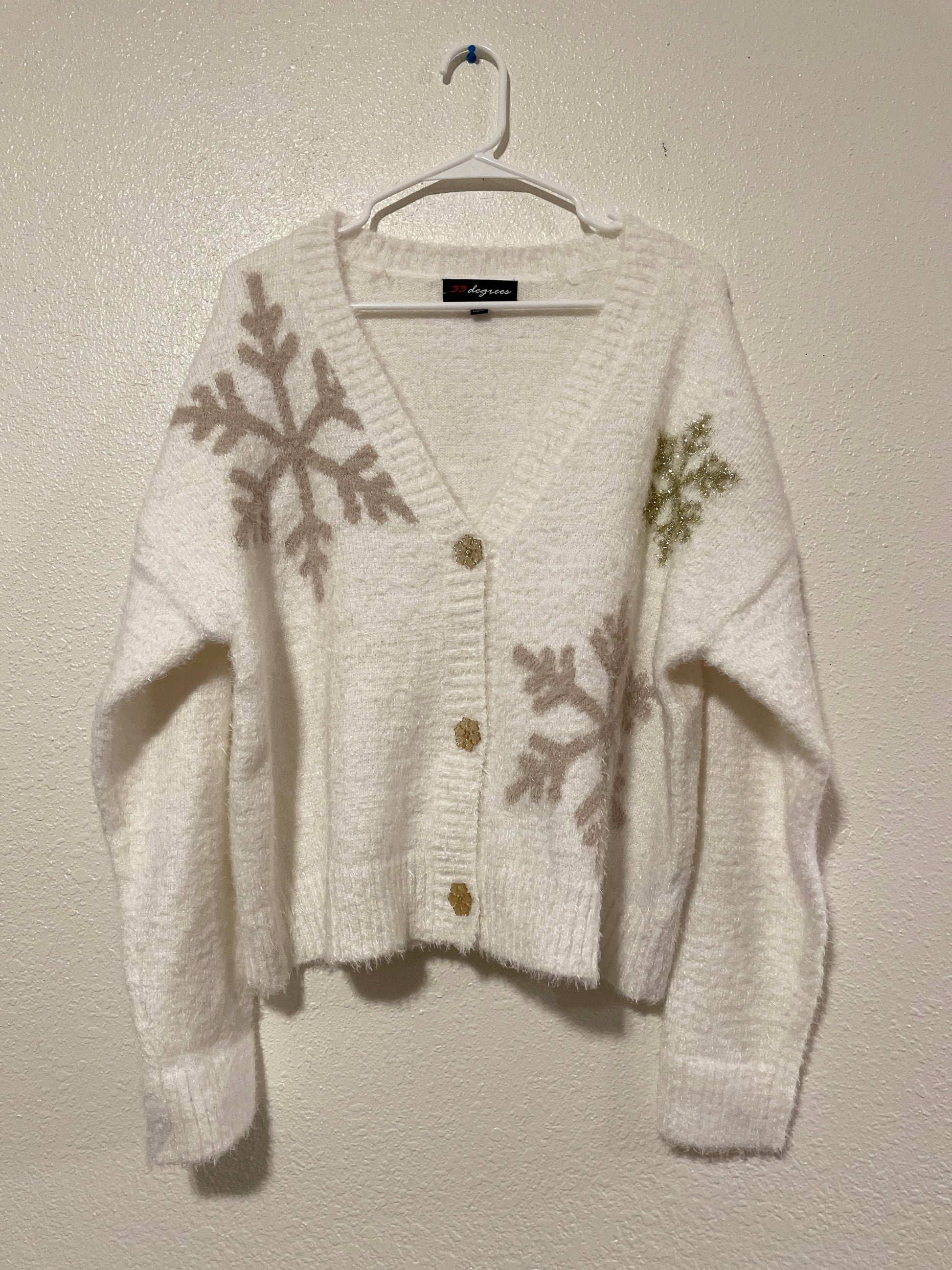 White Soft Snowflake Cardigan | From the Rack | Grace Thrifts