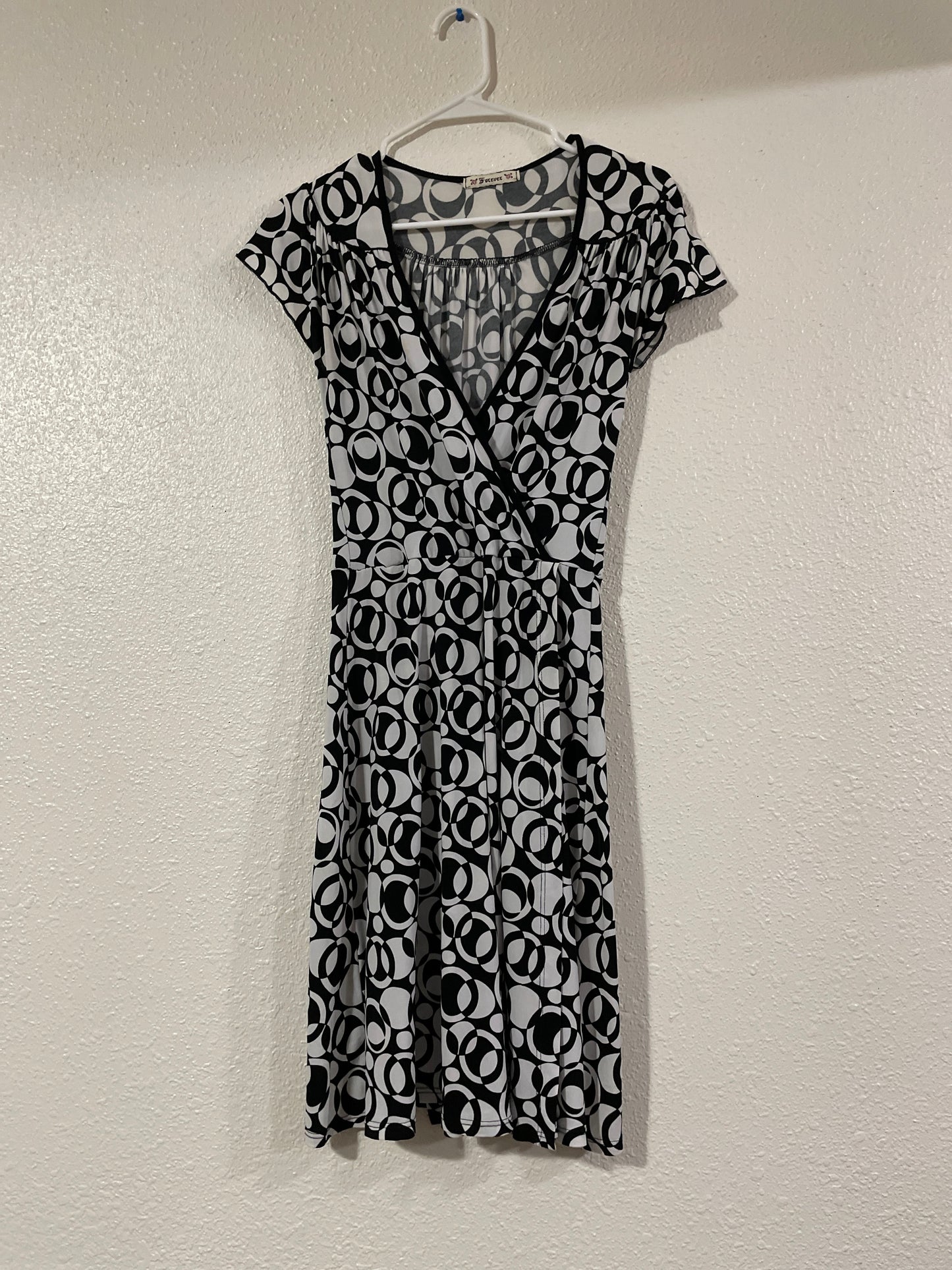 B&W Geometric Wrap Dress | From the Rack | Grace Thrifts