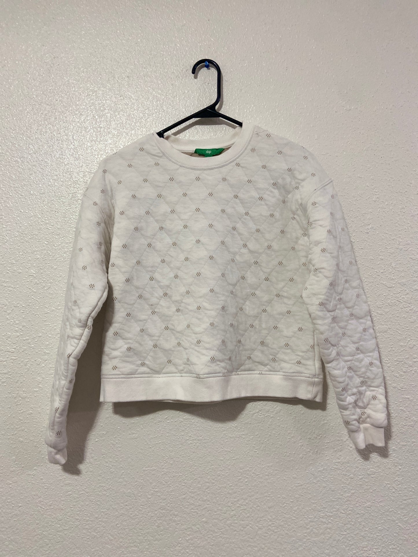 White Quilted Crewneck | From the Rack | Grace Thrifts | Curated Secondhand Styles | Located in Wasilla, AK