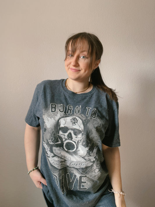 Born To Dive Graphic Tee