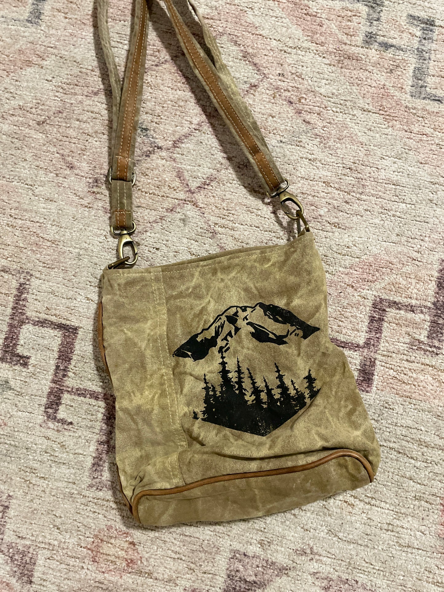 Alaskan Mountain Satchel Bag | From the Rack | Grace Thrifts