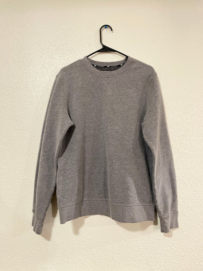 Basic Long Sleeve Crewneck | From the Rack | Grace Thrifts | Curated Secondhand Styles | Wasilla, AK