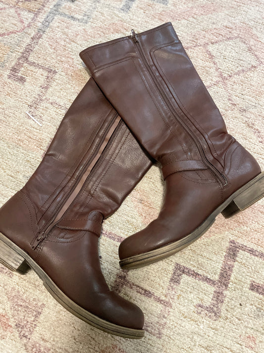 Brown Leather Buckle Boots | From the Rack | Grace Thrifts