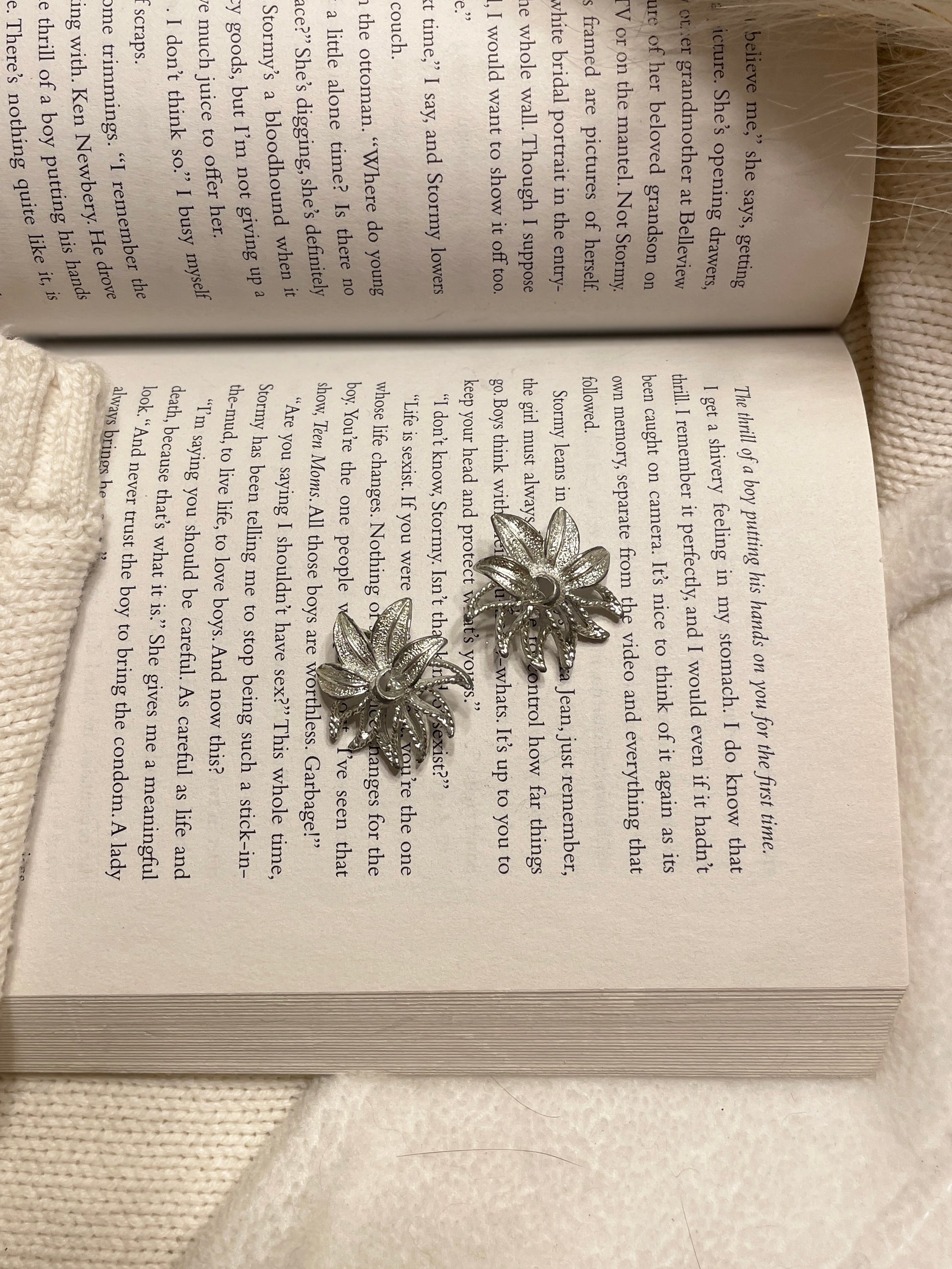 Vintage Sarah Coventry Poinsettia Earrings | Grace Thrifts