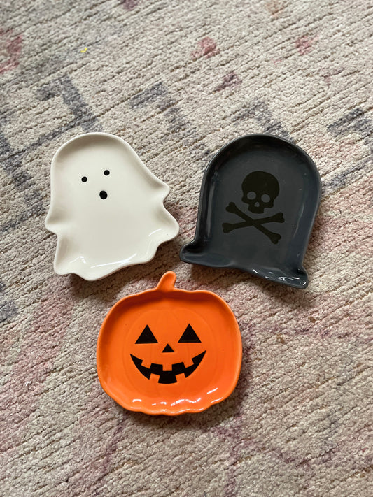 Halloween Trinket Trays | From the Rack | Grace Thrifts