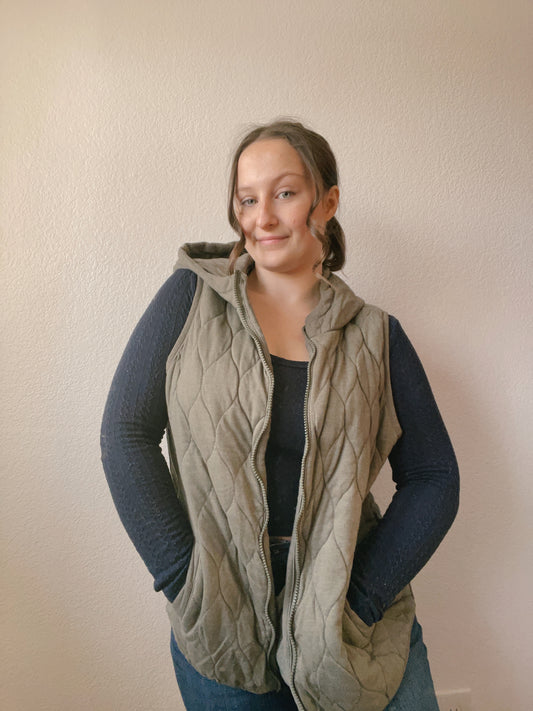 Sage Quilted Zip Up Vest | From the Rack | Grace Thrifts